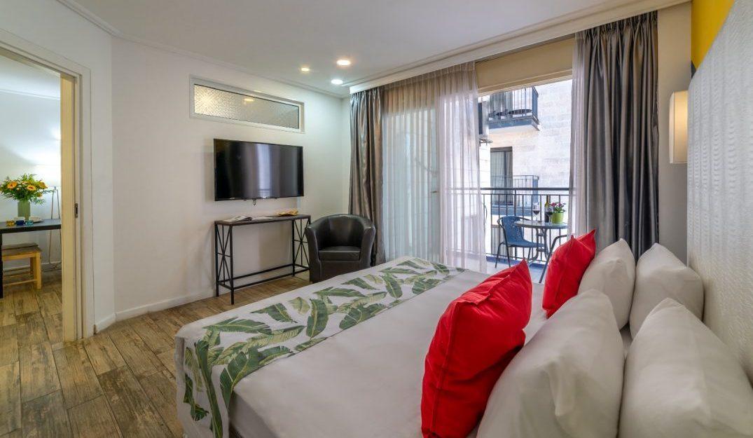 Rooms at the Paamonim Aparthotel (Bell Hotel)