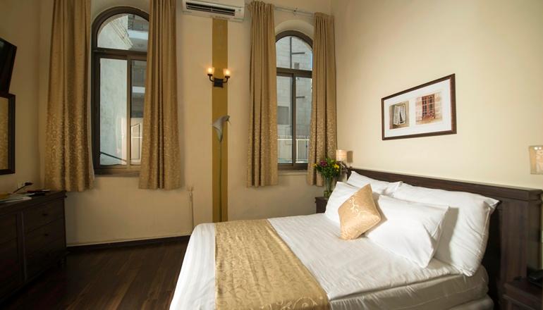 Rooms at the Albi Hotel