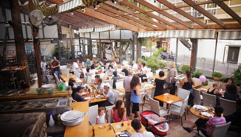 מסעדות שפתוחות בשבת: נהנים מאוכל בחוץ גם בסוף השבוע!