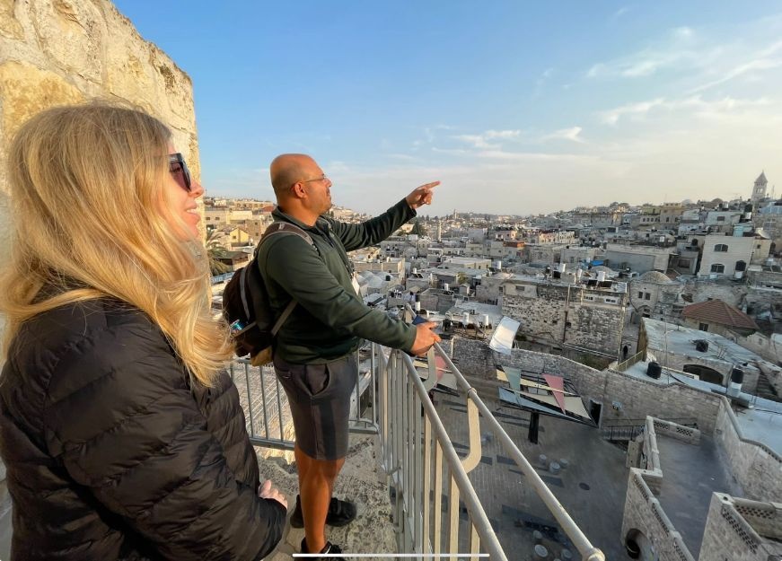 צילום של ירושלים של מעלה: סיור על טיילת החומות הצפונית