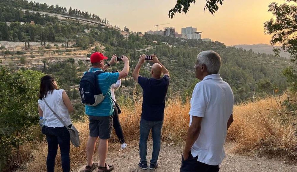 צילום של חו״ל בירושלים״: סיור בכפר עין כרם עם "ירושלים מחוץ לקופסה"