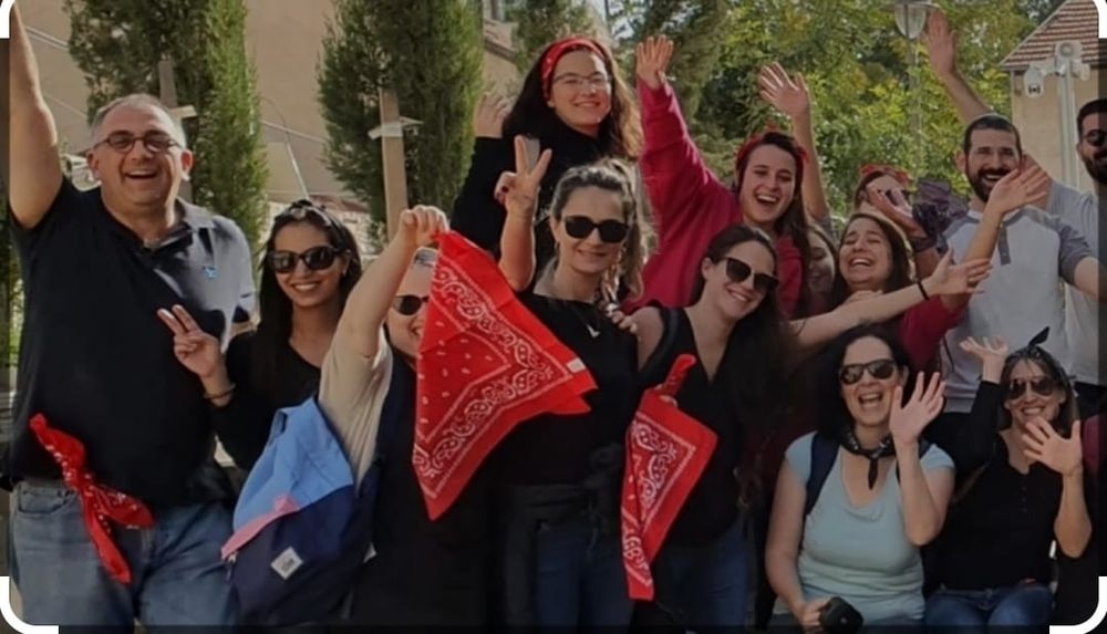 צילום של המירוץ למטמון - משחק משימות בשכונת נחלאות ובשוק