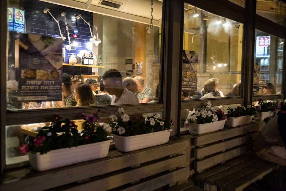 צילום של ארוחת ערב אינטימית במסעדות של עמק רפאים