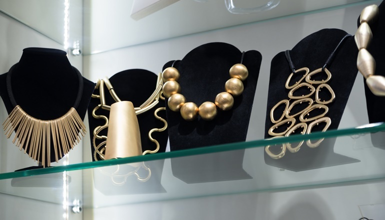צילום של חנויות התכשיטים היוקרתיות של ממילא