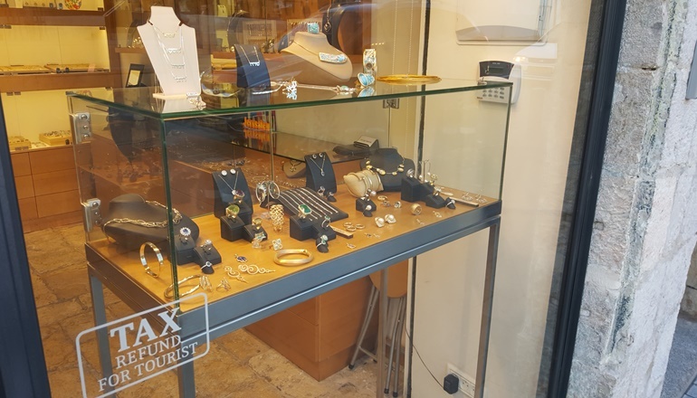 צילום של אסתי ברוק תכשיטים